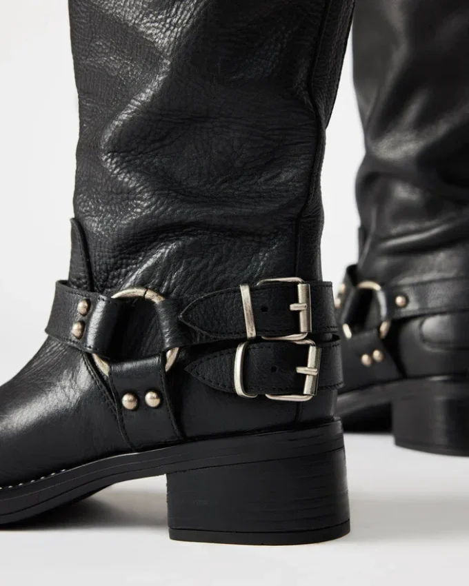 Astor de cuero negro Astor de cuero negro