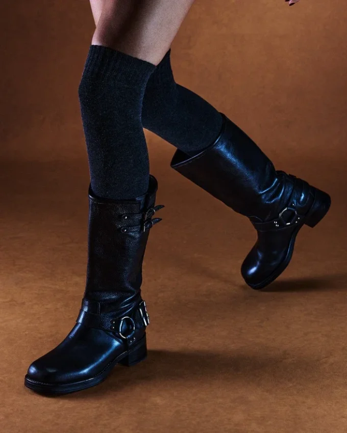 Astor de cuero negro Astor de cuero negro