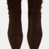 Botas de ante marrón con tachuelas Dingo
