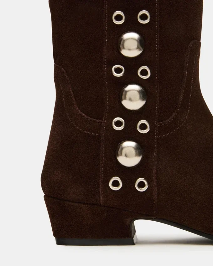 Botas de ante marrón con tachuelas Dingo