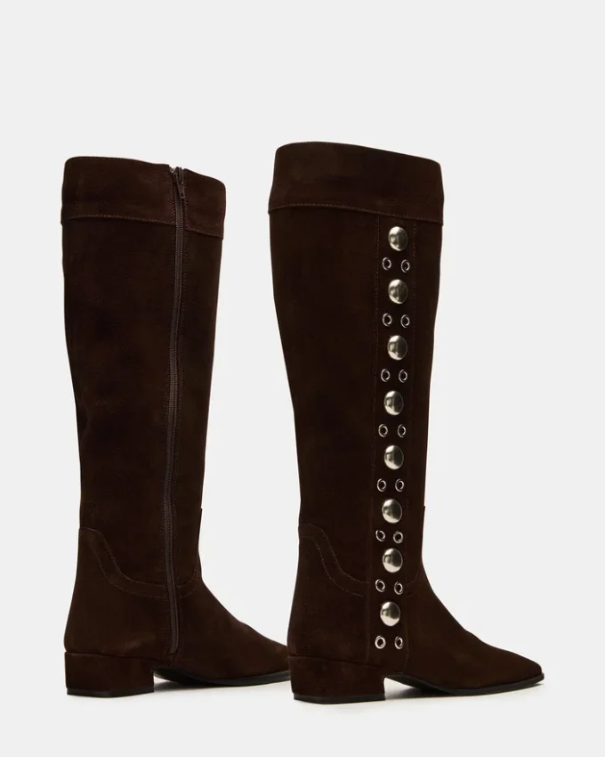 Botas de ante marrón con tachuelas Dingo