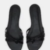 Calissi de cuero negro