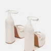 Cuero blanco retro Cuero blanco retro