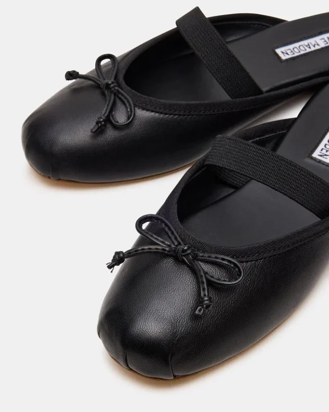 Cutesy de cuero negro Cutesy de cuero negro
