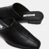 Dessa de cuero negro