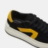 Kickflip de gamuza negra Kickflip de gamuza negra