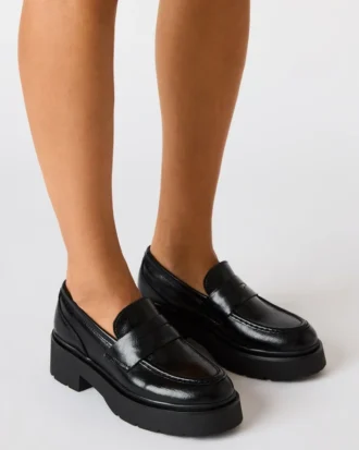 Layken de cuero negro
