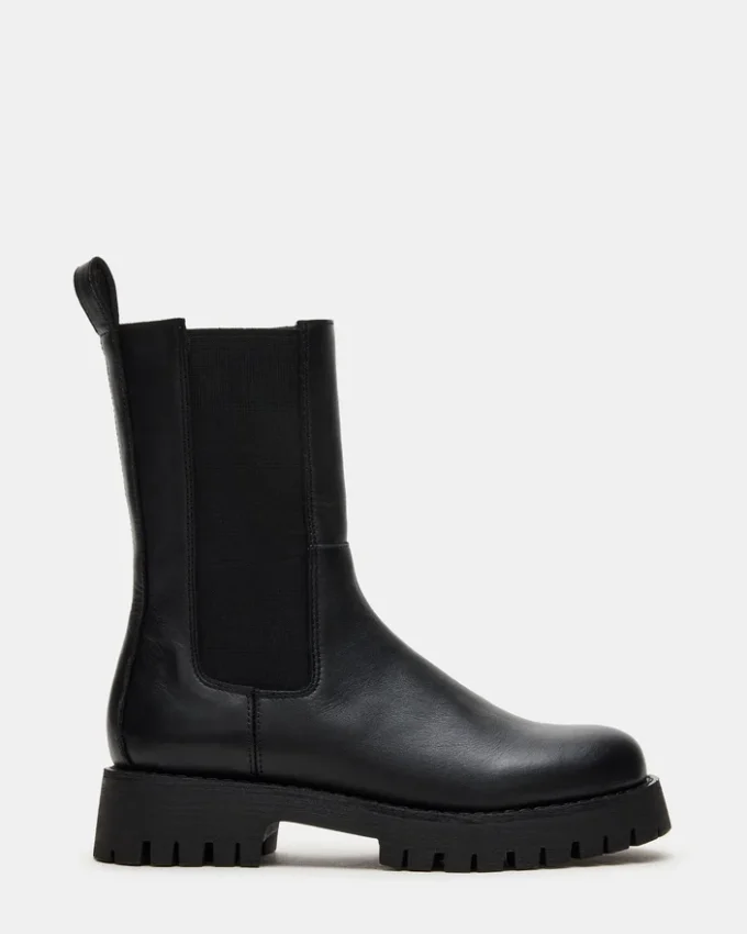 Lowa de cuero negro