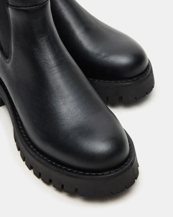 Lowa de cuero negro