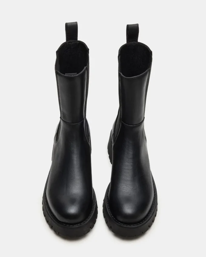 Lowa de cuero negro