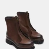 Milton Brown de cuero