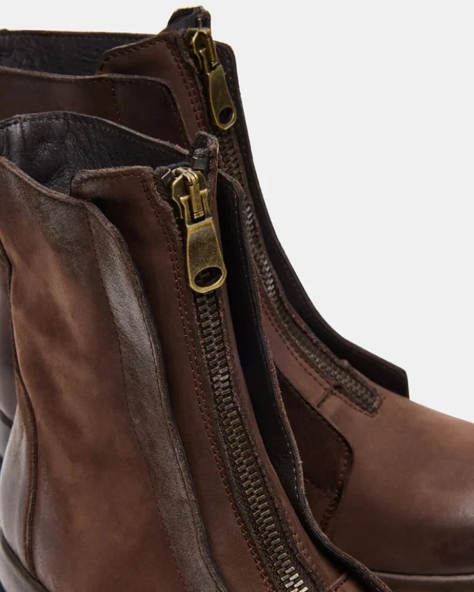 Milton Brown de cuero