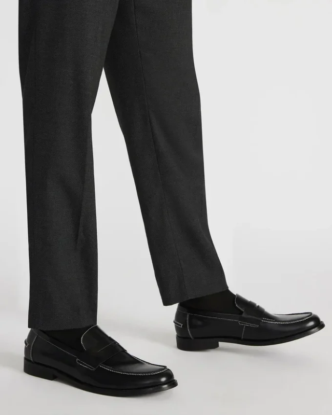 Natan de cuero negro Natan de cuero negro