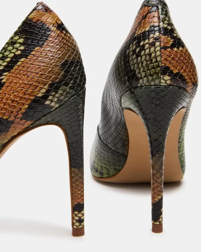 Negro y verde serpiente