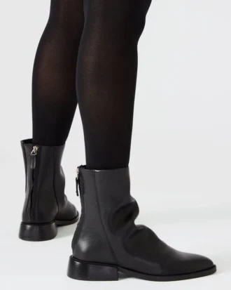 Nexie de cuero negro