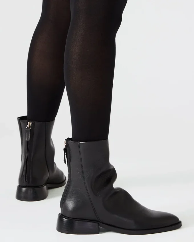 Nexie de cuero negro Nexie de cuero negro