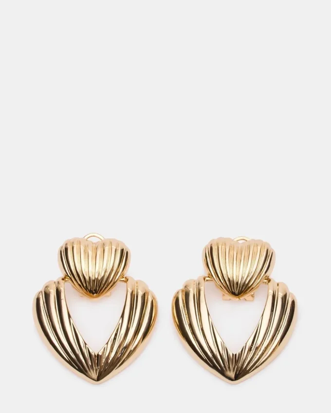 Pendientes de doble corazón acanalado en oro