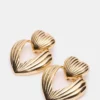 Pendientes de doble corazón acanalado en oro