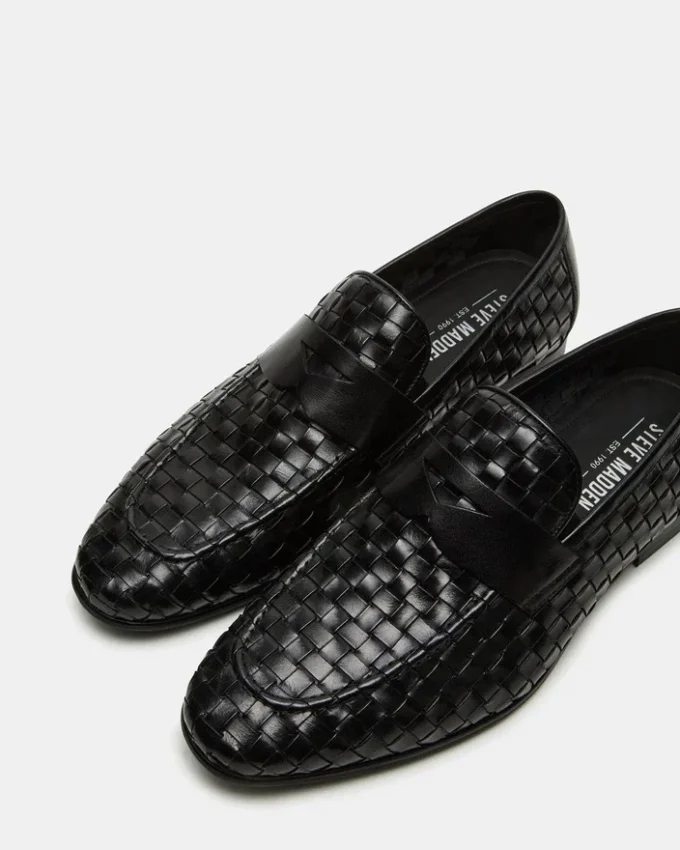 Poco de cuero negro