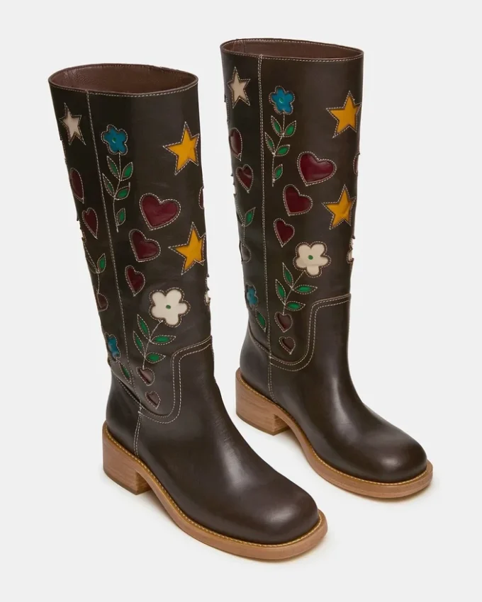 Riggs de cuero marrón con estampado floral Riggs de cuero marrón con estampado floral