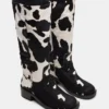 Riggs Negro con estampado de vaca y pantorrilla ancha Riggs Negro con estampado de vaca y pantorrilla ancha