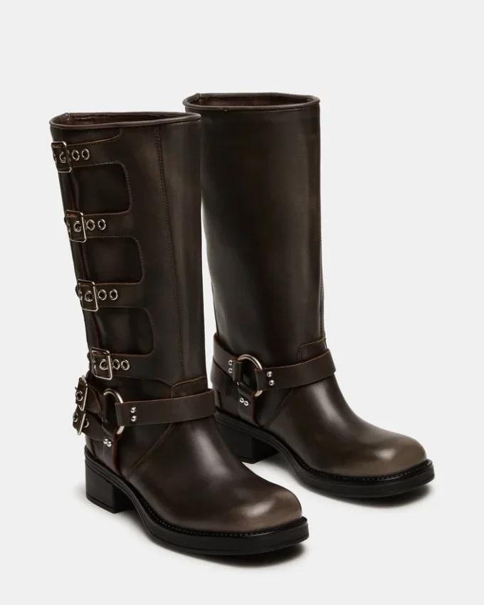 Rocky Brown, pantalon de pierna ancha desgastado