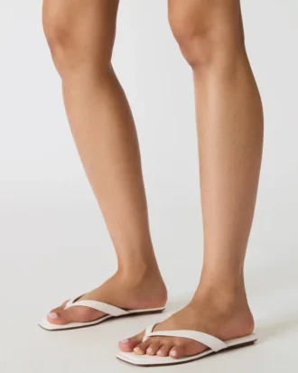 Trella de cuero blanco