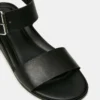 Vaeda de cuero negro Vaeda de cuero negro