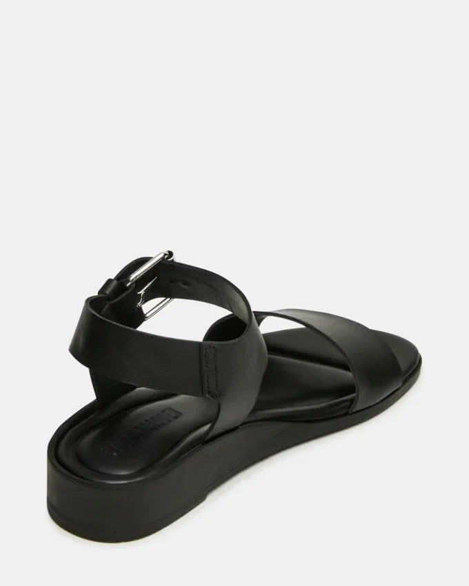 Vaeda de cuero negro Vaeda de cuero negro