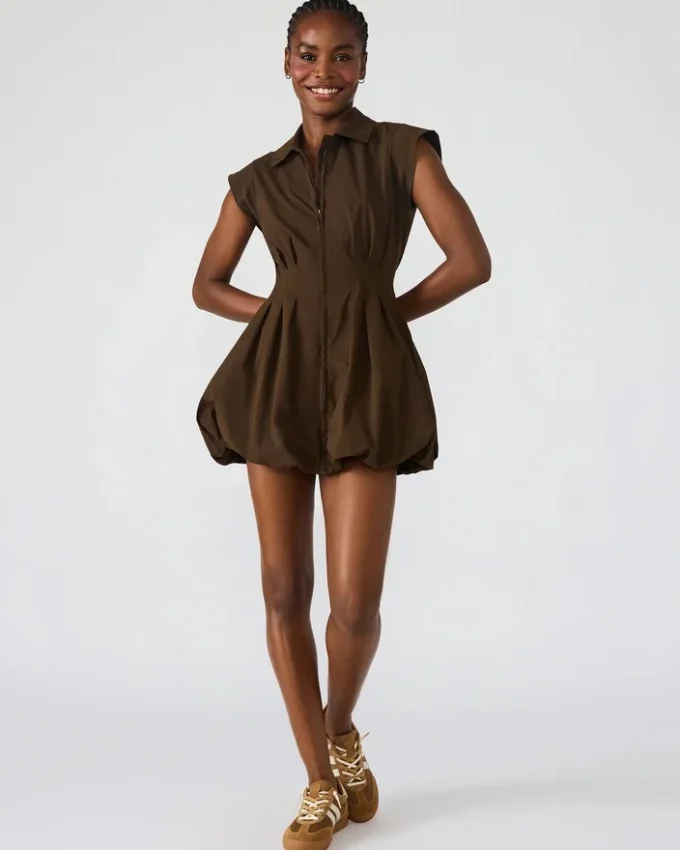 Vestido Dyanne en color espresso oscuro Vestido Dyanne en color espresso oscuro