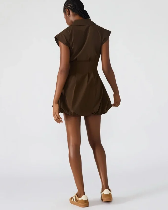 Vestido Dyanne en color espresso oscuro Vestido Dyanne en color espresso oscuro