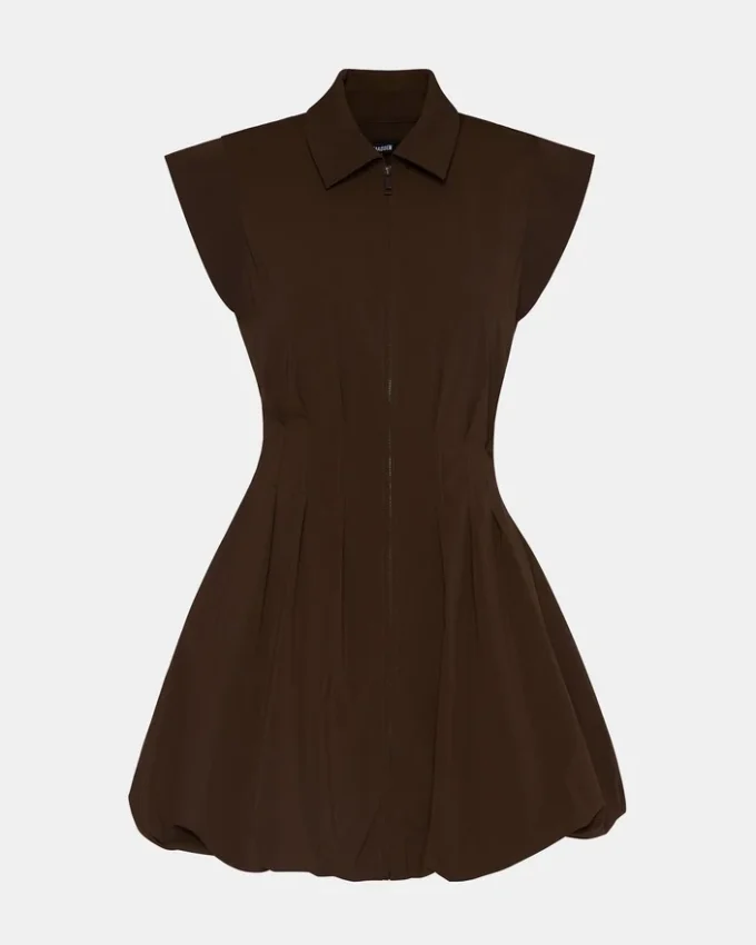 Vestido Dyanne en color espresso oscuro Vestido Dyanne en color espresso oscuro